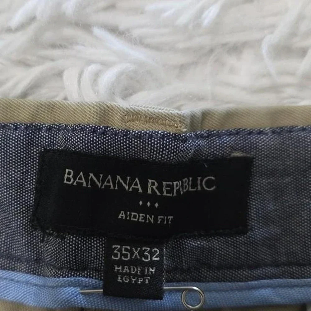 Banana Republic Chinos 35x32‎ Tan